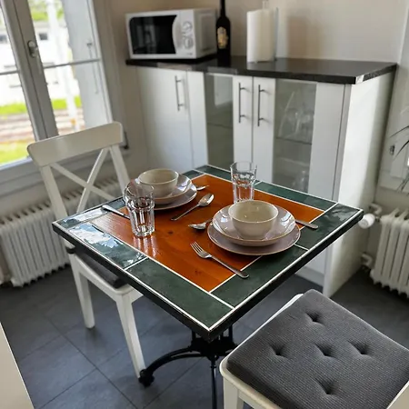 Cozy Nest Apartment *